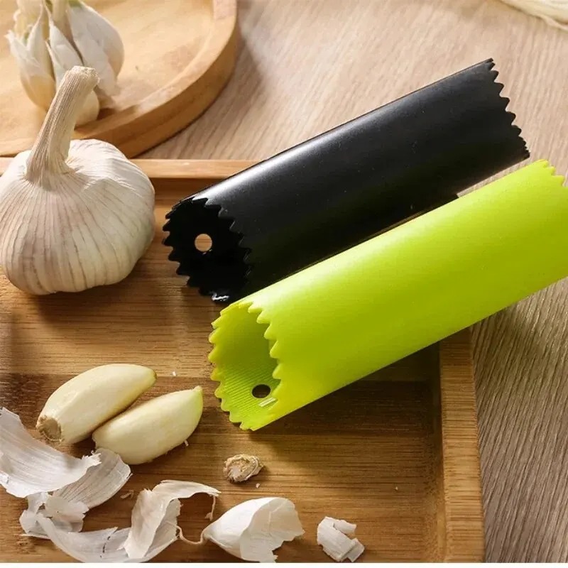 Tube à dénuder l'ail, éplucheu - Kitchen Gadgets That Are Useful avis et prix